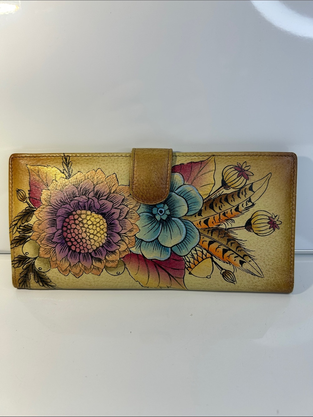 NWOT Anuschka Hand Painted Leather Floral Theme Wallet With Zipper Compartment